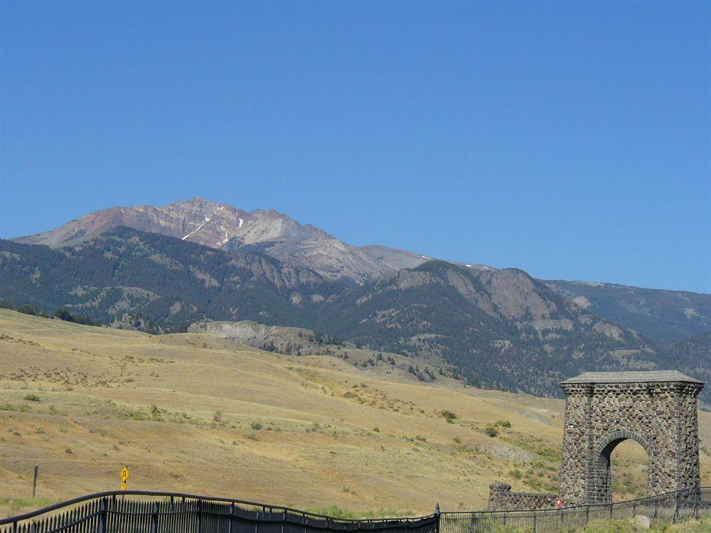 Yellowstone Condos & Suites Гардинър Екстериор снимка