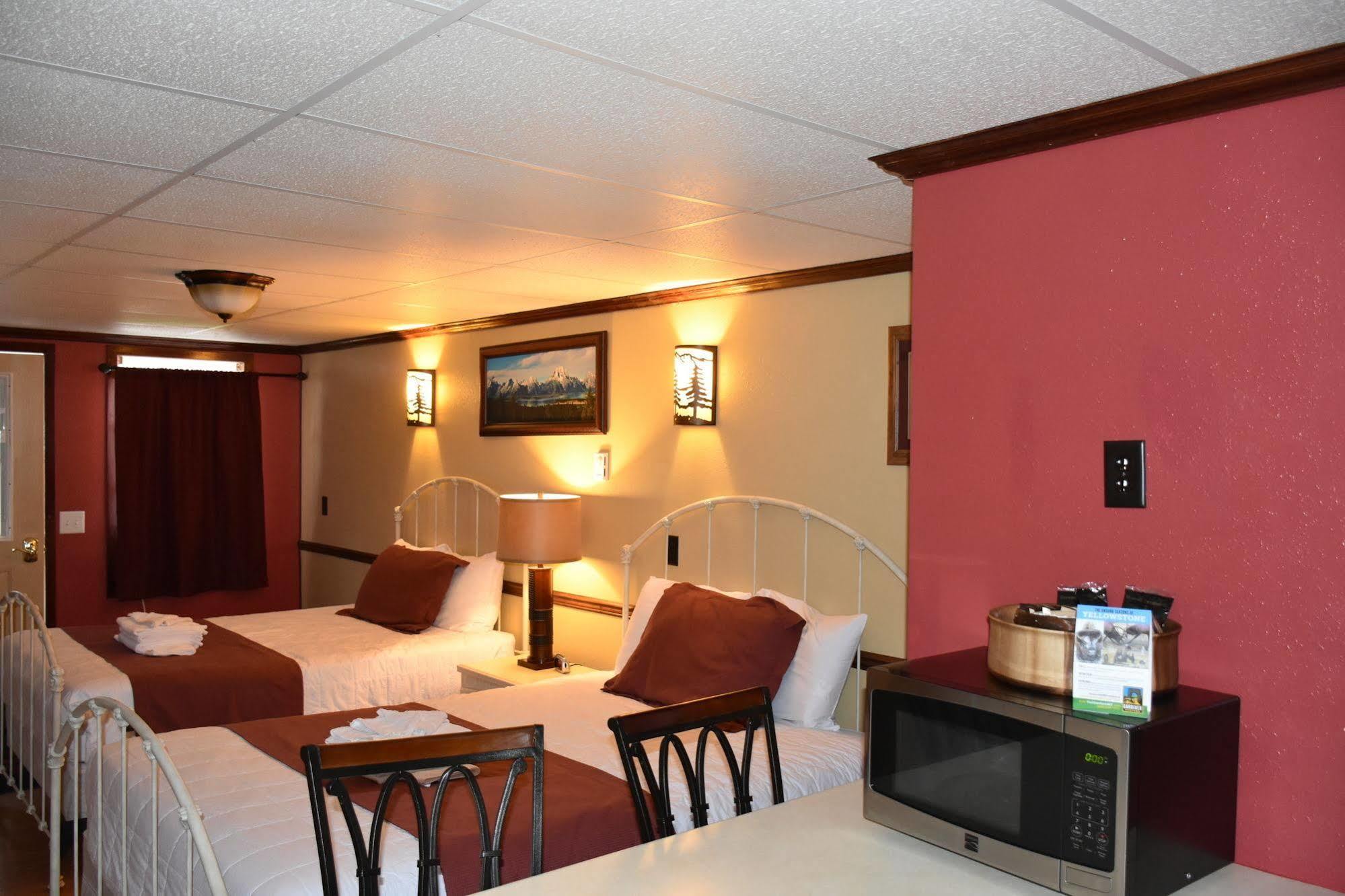 Yellowstone Condos & Suites Гардинър Екстериор снимка