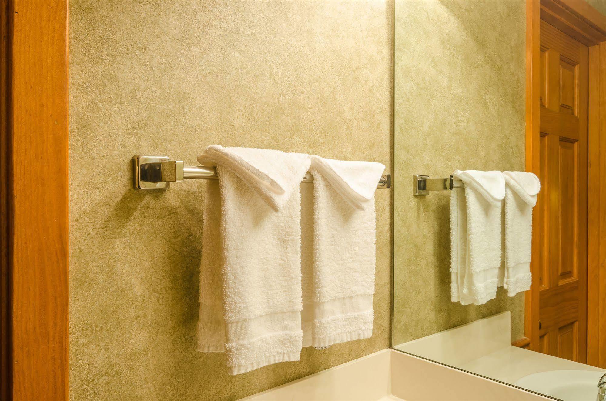 Yellowstone Condos & Suites Гардинър Екстериор снимка