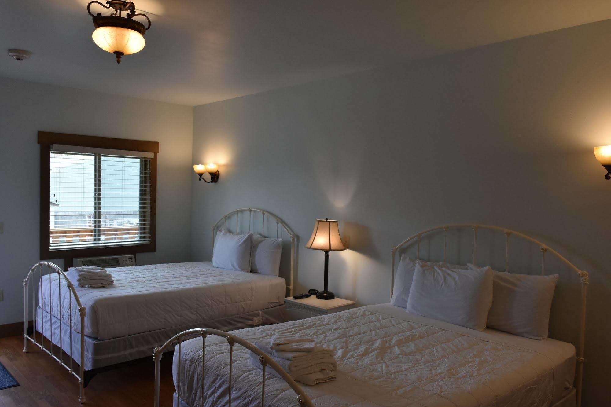 Yellowstone Condos & Suites Гардинър Екстериор снимка