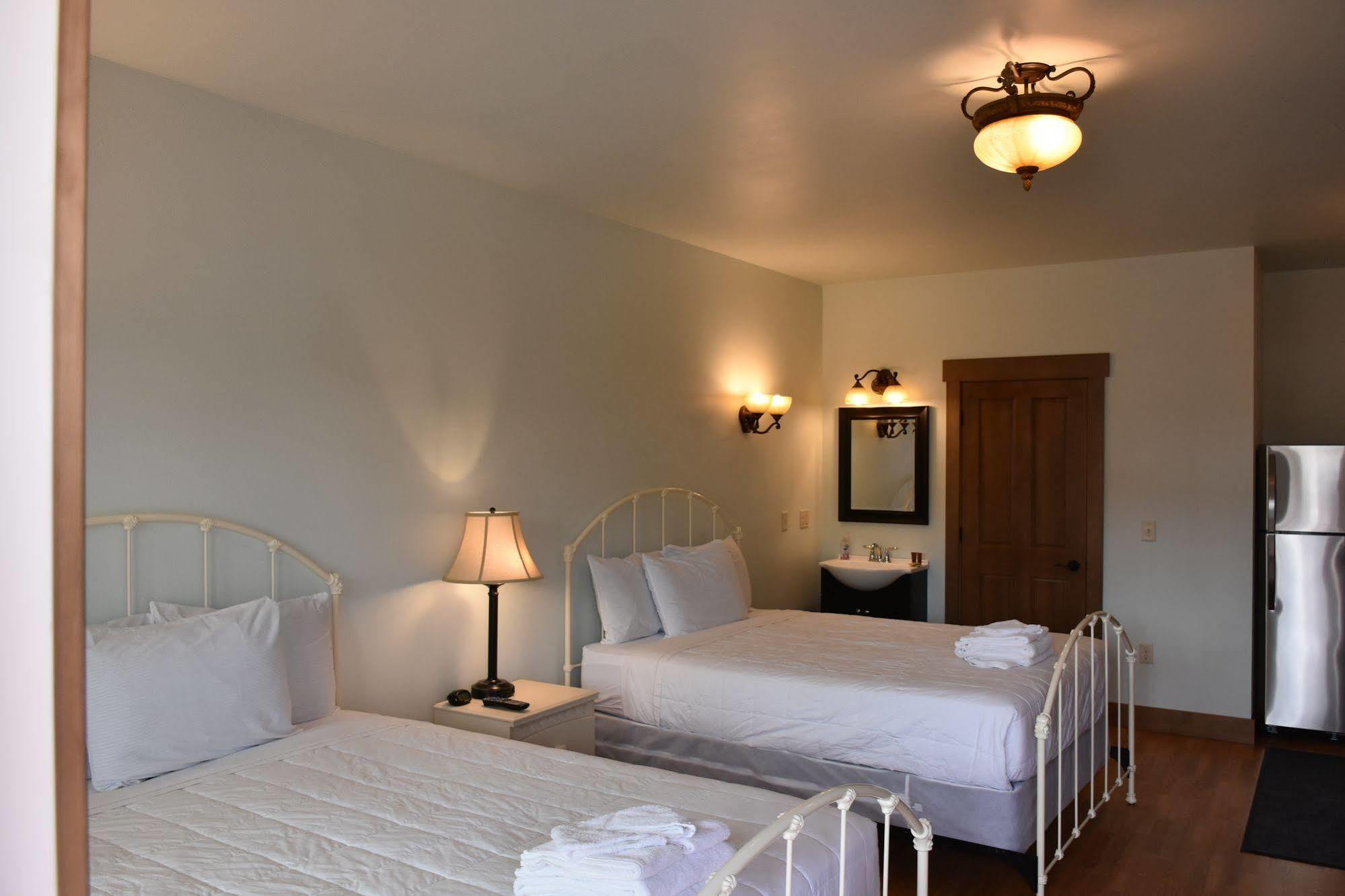 Yellowstone Condos & Suites Гардинър Екстериор снимка