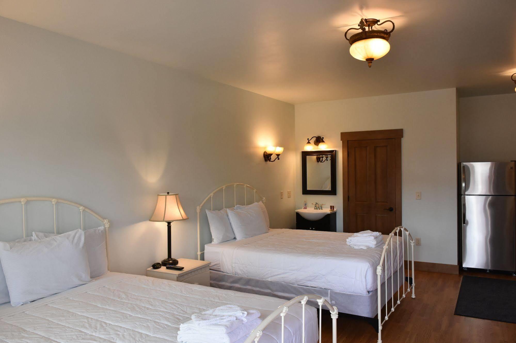 Yellowstone Condos & Suites Гардинър Екстериор снимка