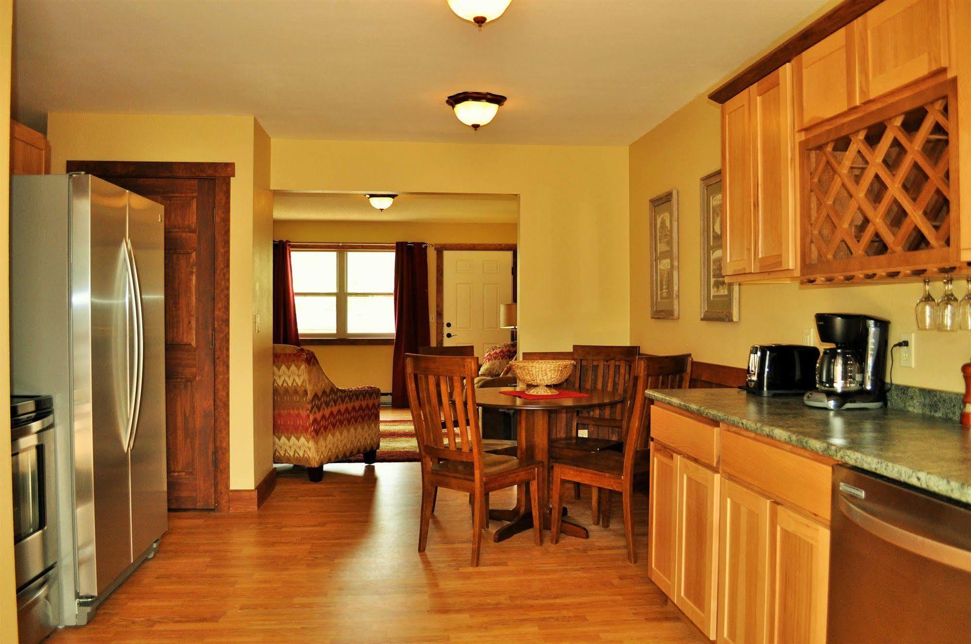 Yellowstone Condos & Suites Гардинър Екстериор снимка