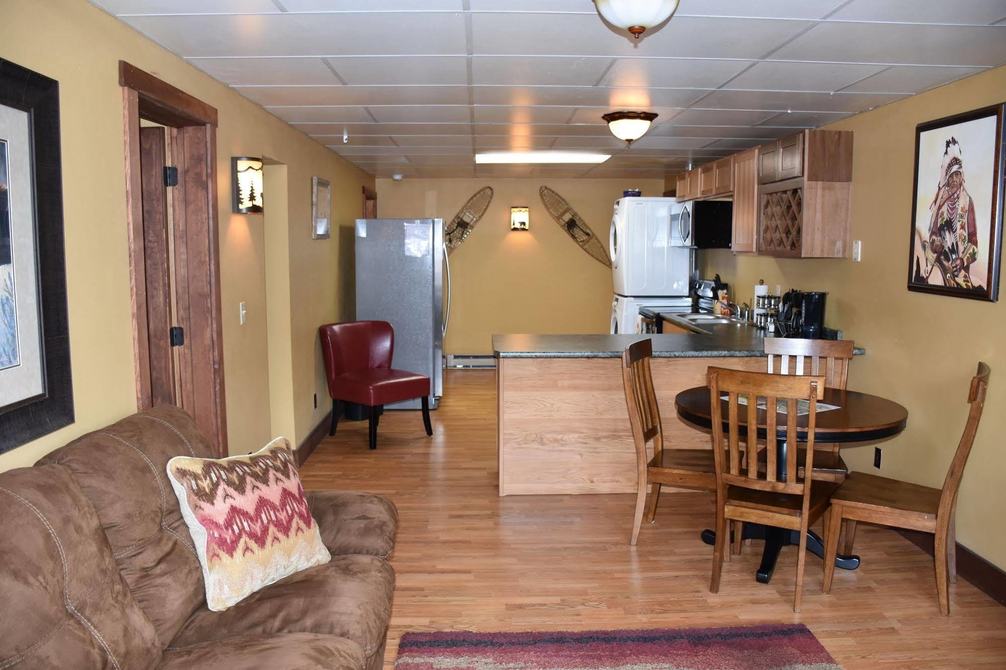 Yellowstone Condos & Suites Гардинър Екстериор снимка